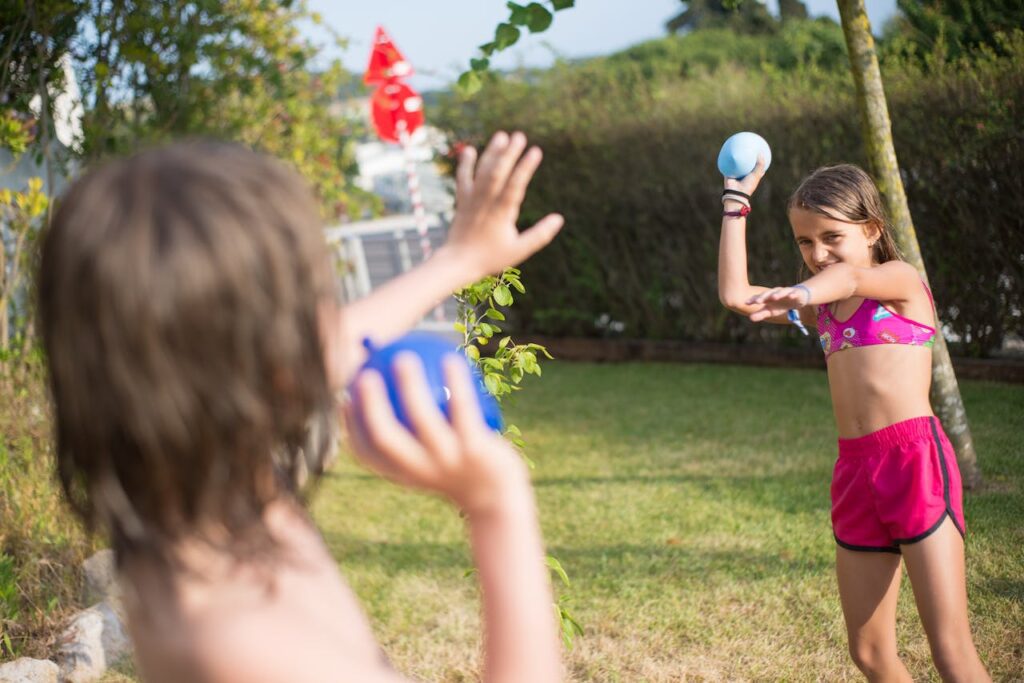 Guerra de globos de agua. Juegos de playa